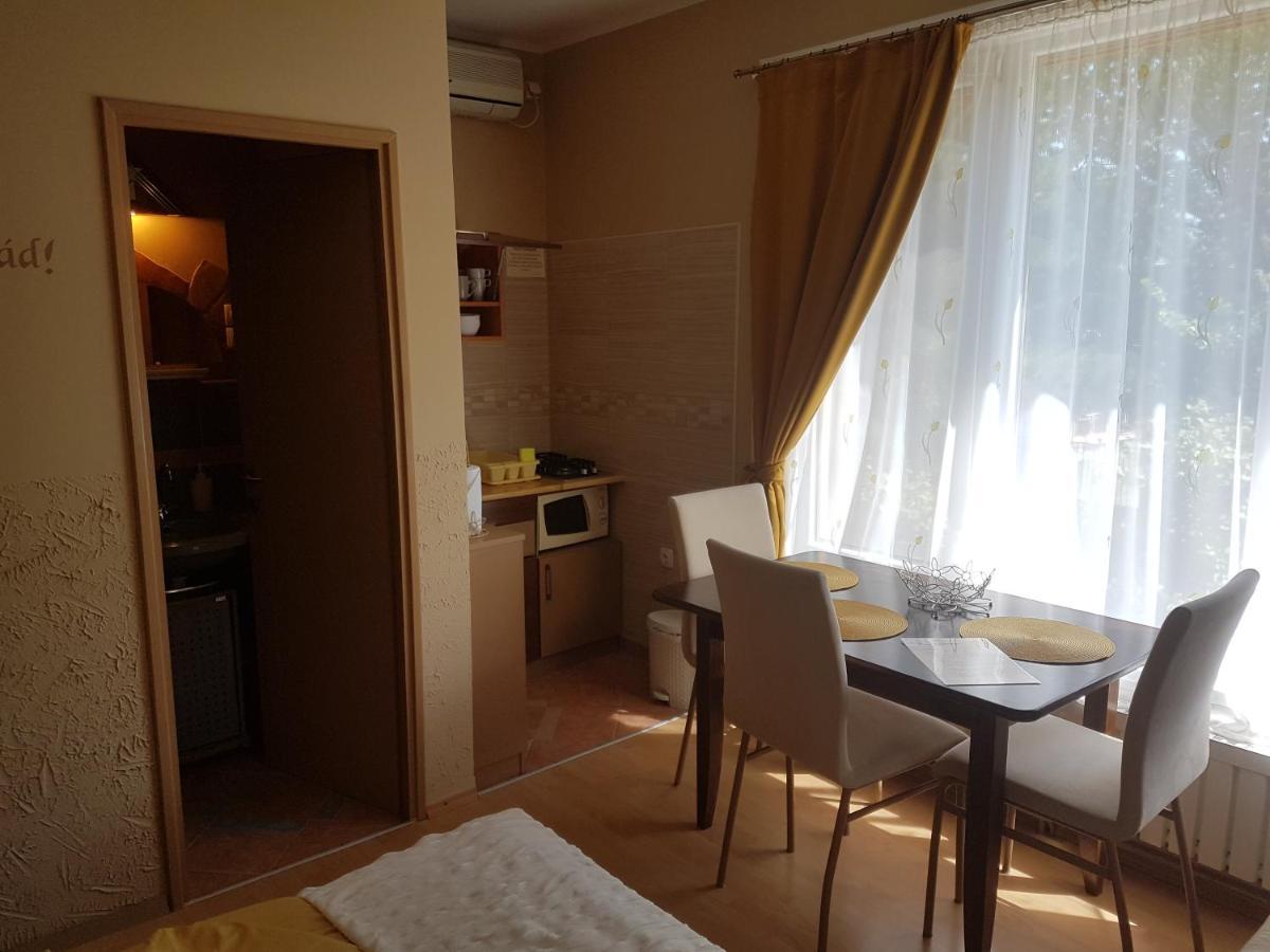 Rozsa Apartman Alsóörs Exterior foto