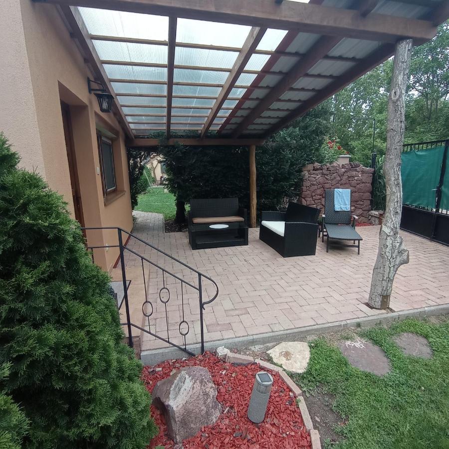 Rozsa Apartman Alsóörs Exterior foto